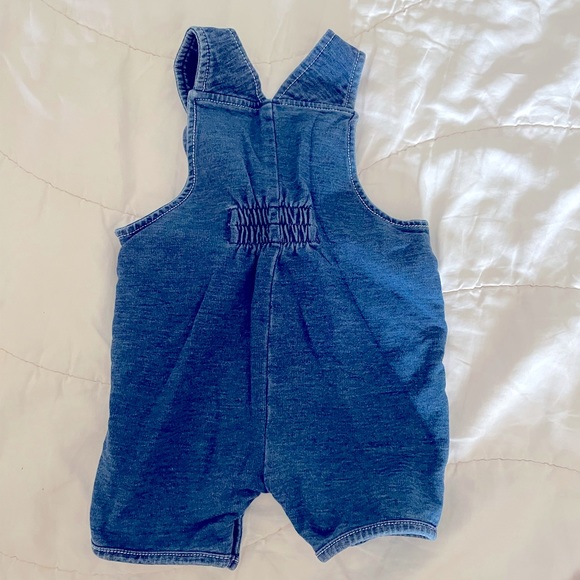 Adorable GUESS stretch soft denim overalls - Picture 2 of 2